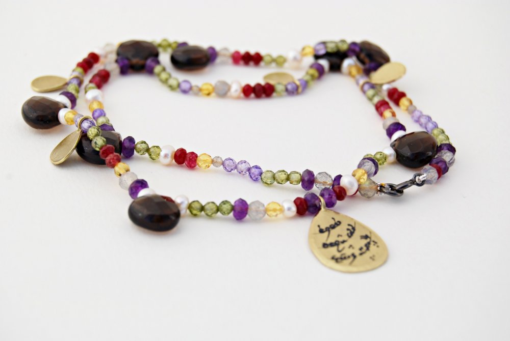 ΚΟΛΙΕ <span>Κοντό κολιέ με πολύτιμες πέτρες</span>